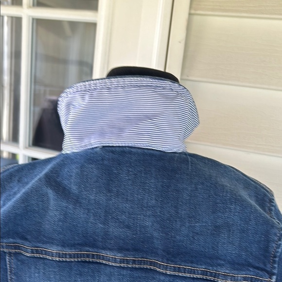 Vineyard Vines girls Large Classic Blue Jean Jacket with Contrast Stitching   E - Picture 8 of 8